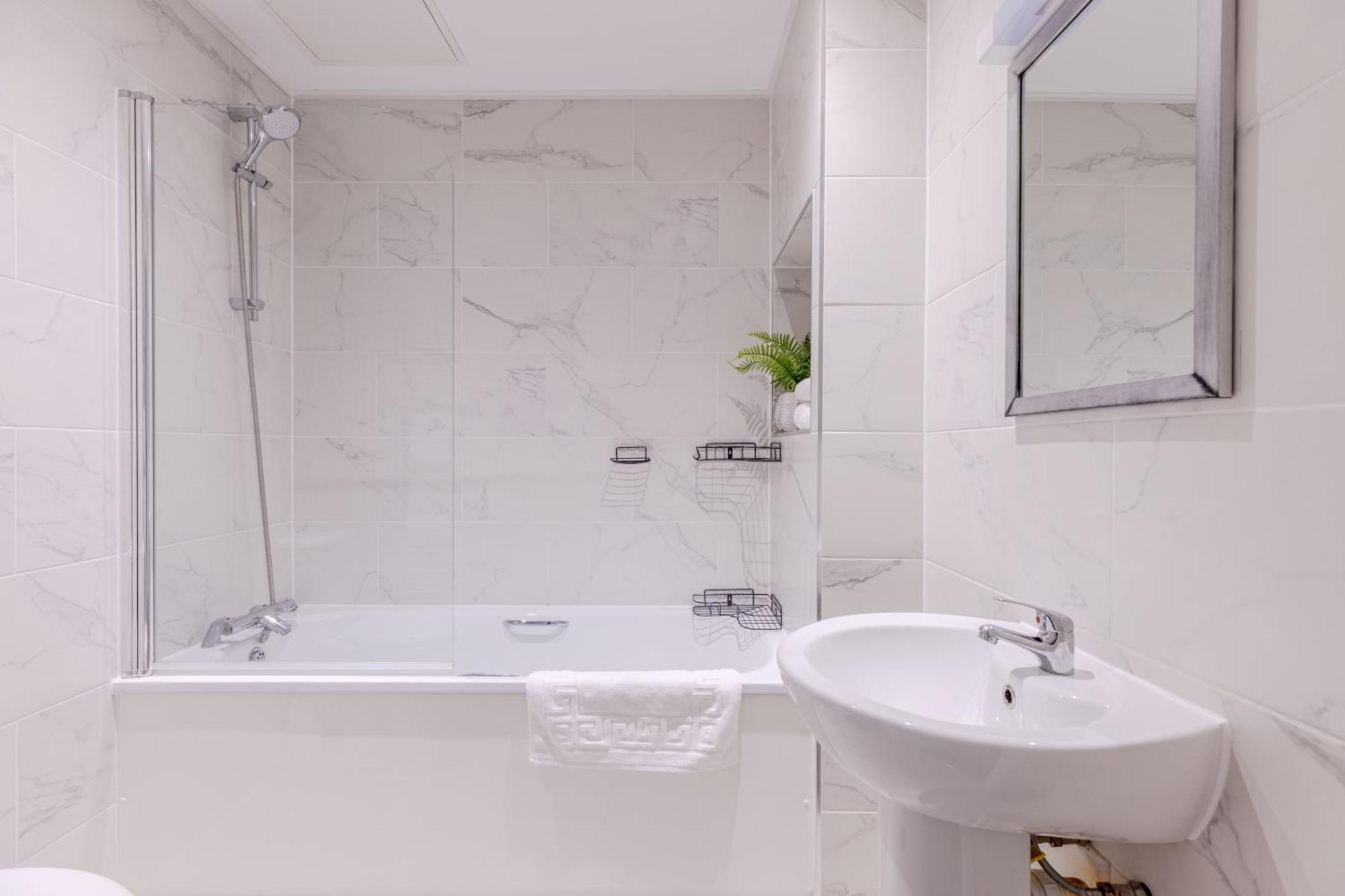 Boutique Vertigo Apartment Central Kingston/London Kingston upon Thames  Exteriör bild